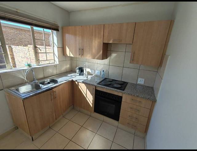 3 BEDROOM TOWNHOUSE FOR SALE IN ANNLIN